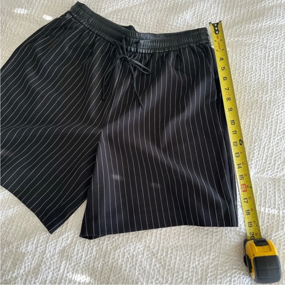 Express Black and White Pinstripe Women Dressy Shorts with Elastic Waistband - Picture 6 of 9